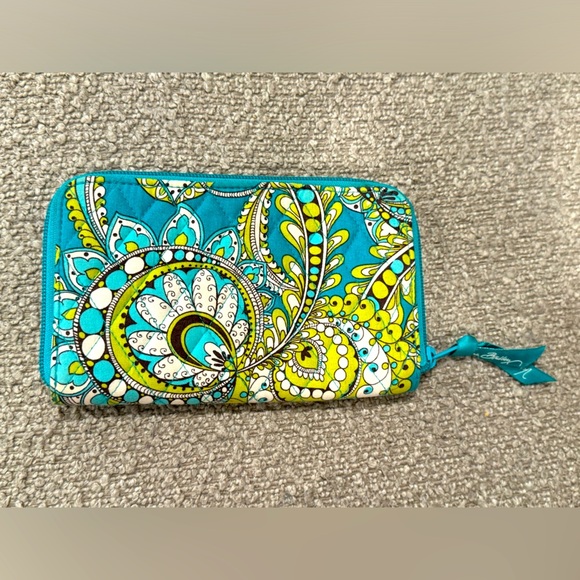 Vera Bradley Handbags - Vera Bradley Zippy Continental Wallet VGUC​